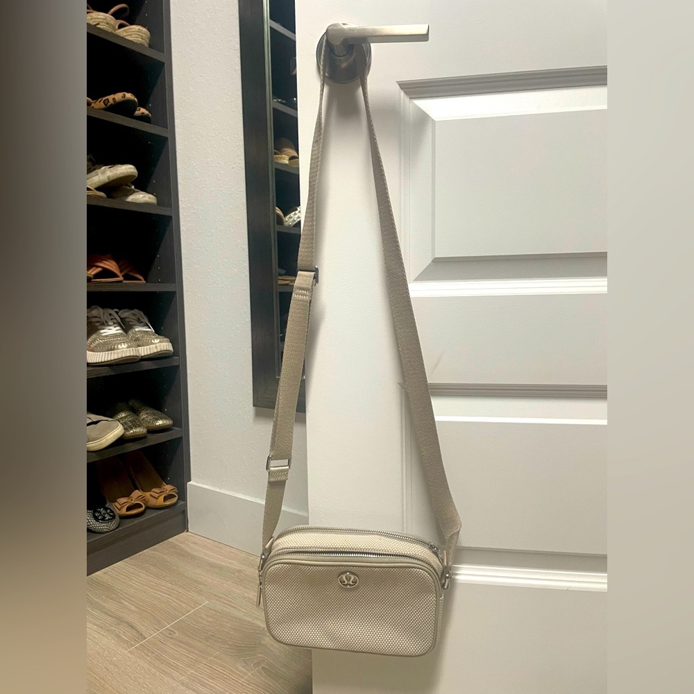 Lululemon camera bag, used a couple times